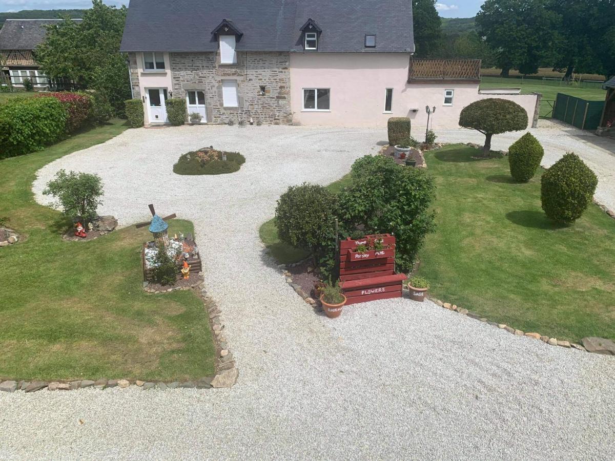 Maison La Touchardiere Villa Barenton Exterior photo