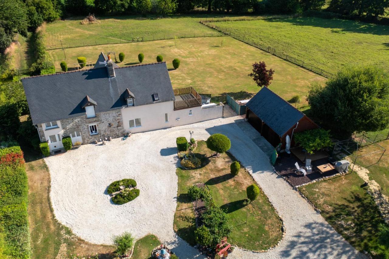 Maison La Touchardiere Barenton Exterior photo